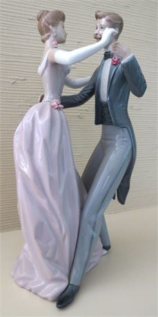 Lladro "Anniversary Waltz" Figurine