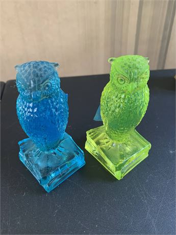 Set of 2 Cobalt Blue and Uranium Apple Green Degenhart Glass Wise Old Owls