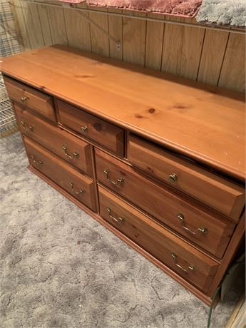 Vintage Wood 7 Drawer Dresser/Chest Of Drawers