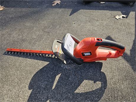 Black & Decker Electric Hedge Trimmers