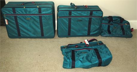 American Tourister 4 Piece Luggage Set