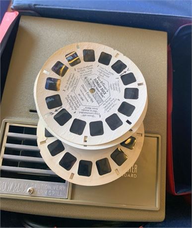 GAF View-Master 30 Standard Projector. View-Master Reels & Stereoscopic Viewer
