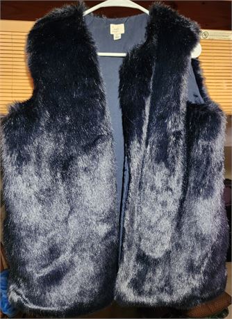 A.New.Day Fur Vest Woman's Large (Blue)