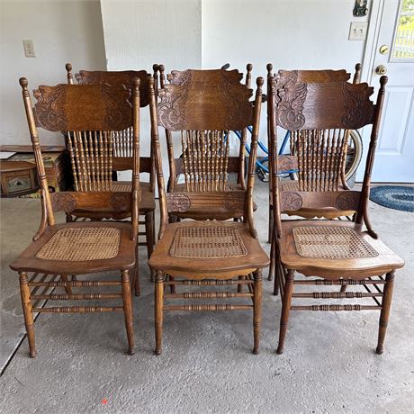 Set of 6 Beautiful Oak Dining Chairs
