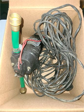 Flow Jet Water Pump with Hose & Wire