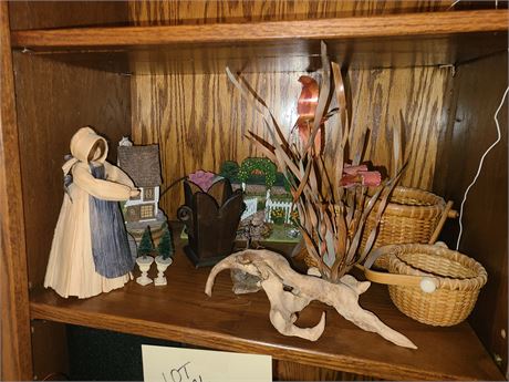 Mixed Decor Lot : Cornhusk Doll/Small Wicker Baskets/Wire Art & More