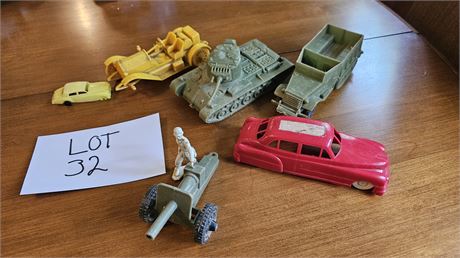 Mixed Vintage Plastic Toys, Stutz, Lapin, Military & More