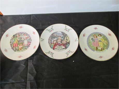 Royal Doulton 1976 & 1982 Valentines Day & 1982 Christmas Plates