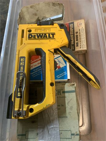 Dewalt Staple Gun Tool & Staples