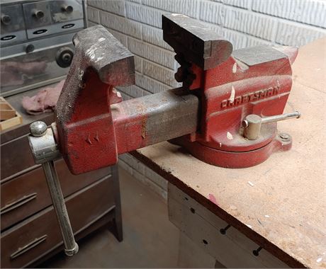 Craftsman Benchtop Vise