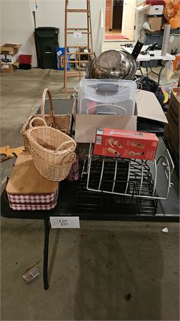 Mixed Kitchen Lot: Plate Racks, Baskets, Measuring & More