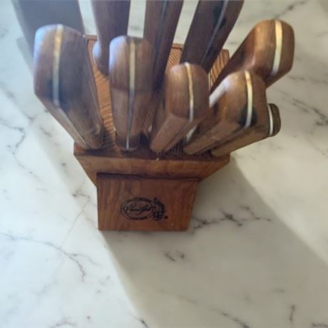 Carvel Hall Kitchen Knives In Wood Block