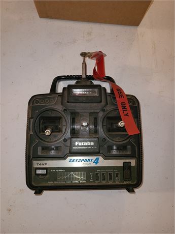 Futaba Skysport 4 T4VF Radio Control System 72 MHz Transmitter TX