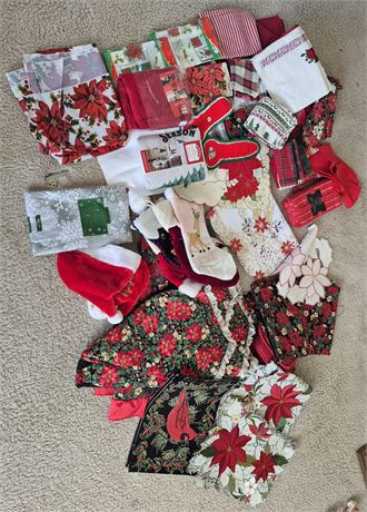 Christmas Linens, Decor Lot