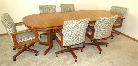 Daystrom Furniture Dining Room Table, 2 Leafs, 6 Chairs