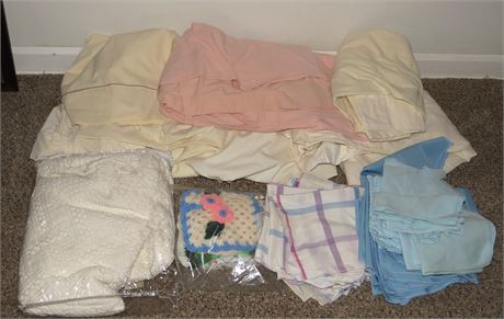 Linens: Sheets, Cloth Napkins