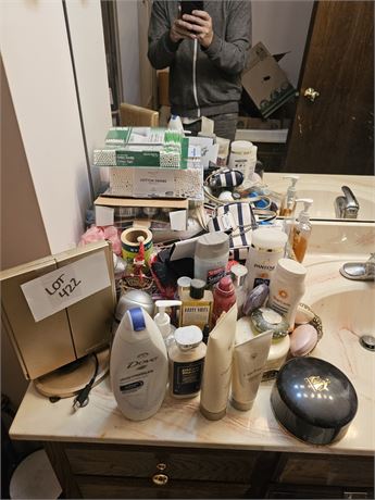 Mixed Bathroom Lot- Health & Beauty, Toiletries & More
