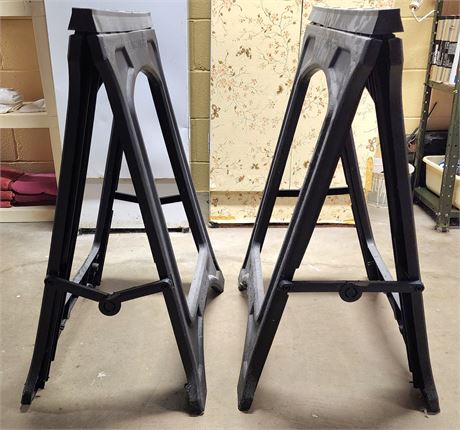 2 Folding Sawhorses