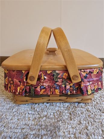 Longaberger 1997 Bountiful Harvest Basket with Liner & Lid