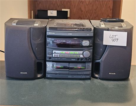 Aiwa Stereo System With Speakers