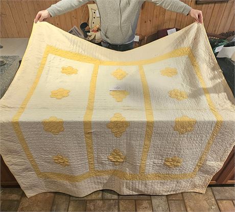 Handmade White & Yellow Flower Quilt