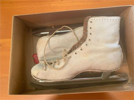 Girl's Johnson's Ice Skates - Hockey, Speed Skating, Figure Skating Original Box