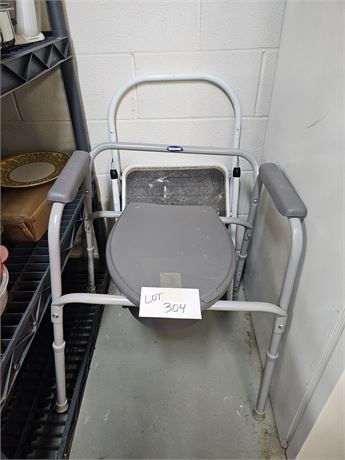 Metal 2ft Step Ladder & Handicap Toilet