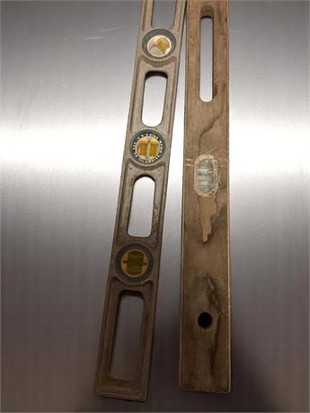 Level Tools - 1 Metal, 1 Wood 24"