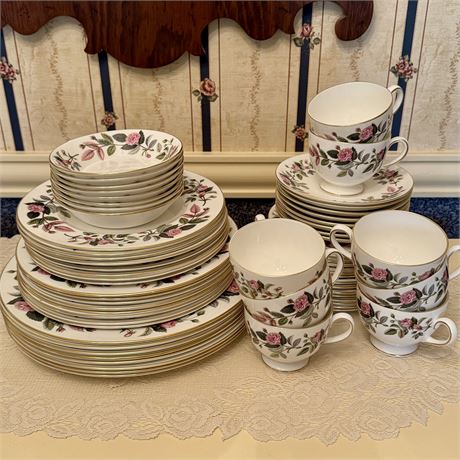 Wedgwood Hathaway Rose Fine China 7-Piece Service for 8