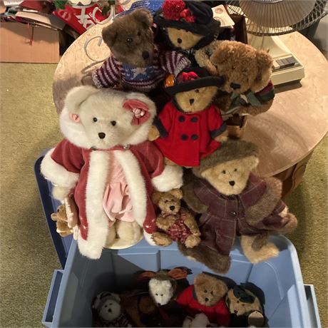 Collection of Various Size Boyd's Bears, Most with Tags