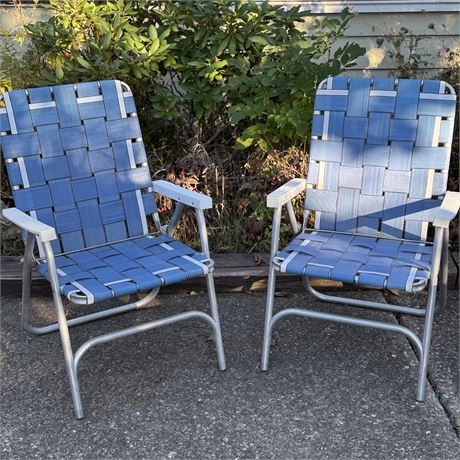Great Pair of Vintage Aluminum Lawn Chairs