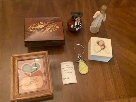 American Red Oak Music Box P. Graham Dunn Laras Theme, Willow Tree Keepsake Box
