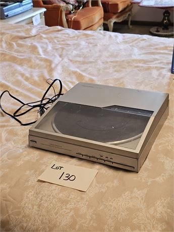 Realistic Turntable Model - LAB-1500