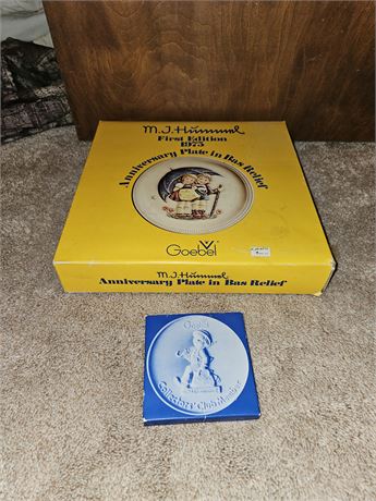 Hummel Goebel 1st Edition 1975 Collector's Plate & 1976 Members Mini Plate