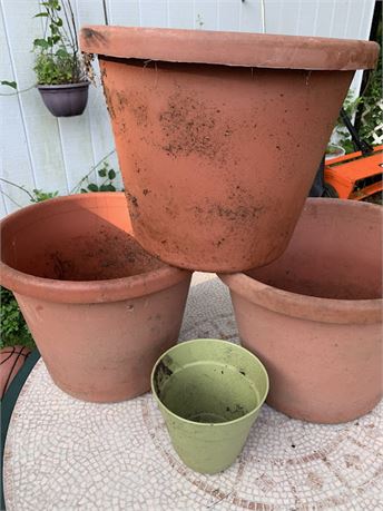 Plastic Flower Pot Lot