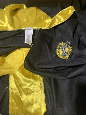 Harry Potter Wizard World Hufflepuff Cape