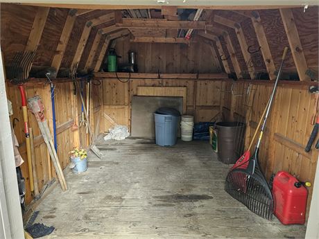 Shed Cleanout: Yard Tools / Sprayer / Trash Can & More