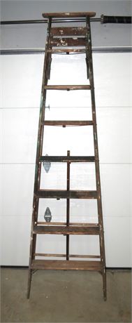 Wood 8' Step Ladder