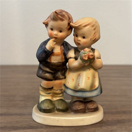 "Congratulate" TM2 Goebel Hummel Figurine