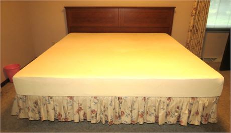 King Size Bed with Tempur Mattress