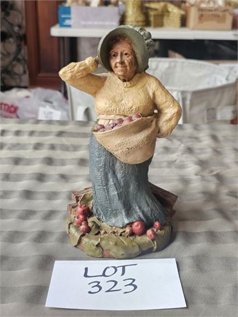 Tom Clark Creations 1982 "Apple Annie" Gnome Figurine – Artist Signed in Ink