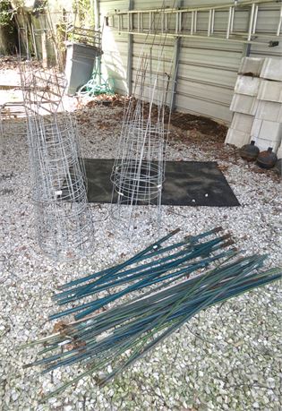 Tomato Cages & Stakes