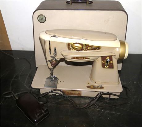 Singer 1962 Rocketeer Sewing Machine