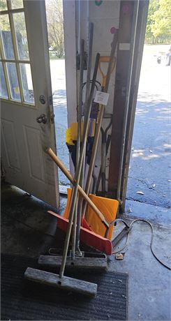 Yard/Garden Tools, Shovels, Traps, Brooms & More