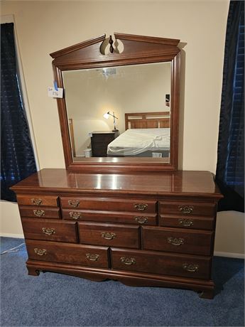 High-Gloss Wood Dresser with Mirror