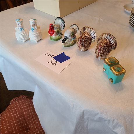 Salt & Pepper Shakers : Napco E-2167 Poodles / Turkeys & More