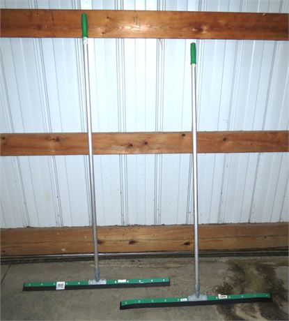 2 Squeegees