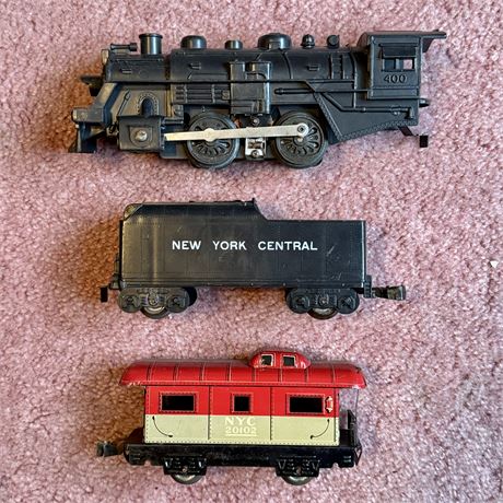 Louis Marx 400 Steam Locomotive w/ Two Additional Cars