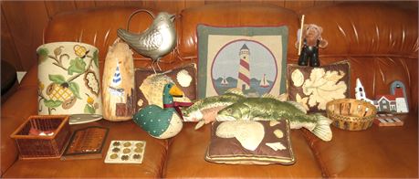 Mixed Lot: Throw Pillows, Various Decor