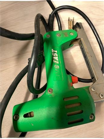 Duo Fast Electric Stapler Tool & Duo Fast Staples